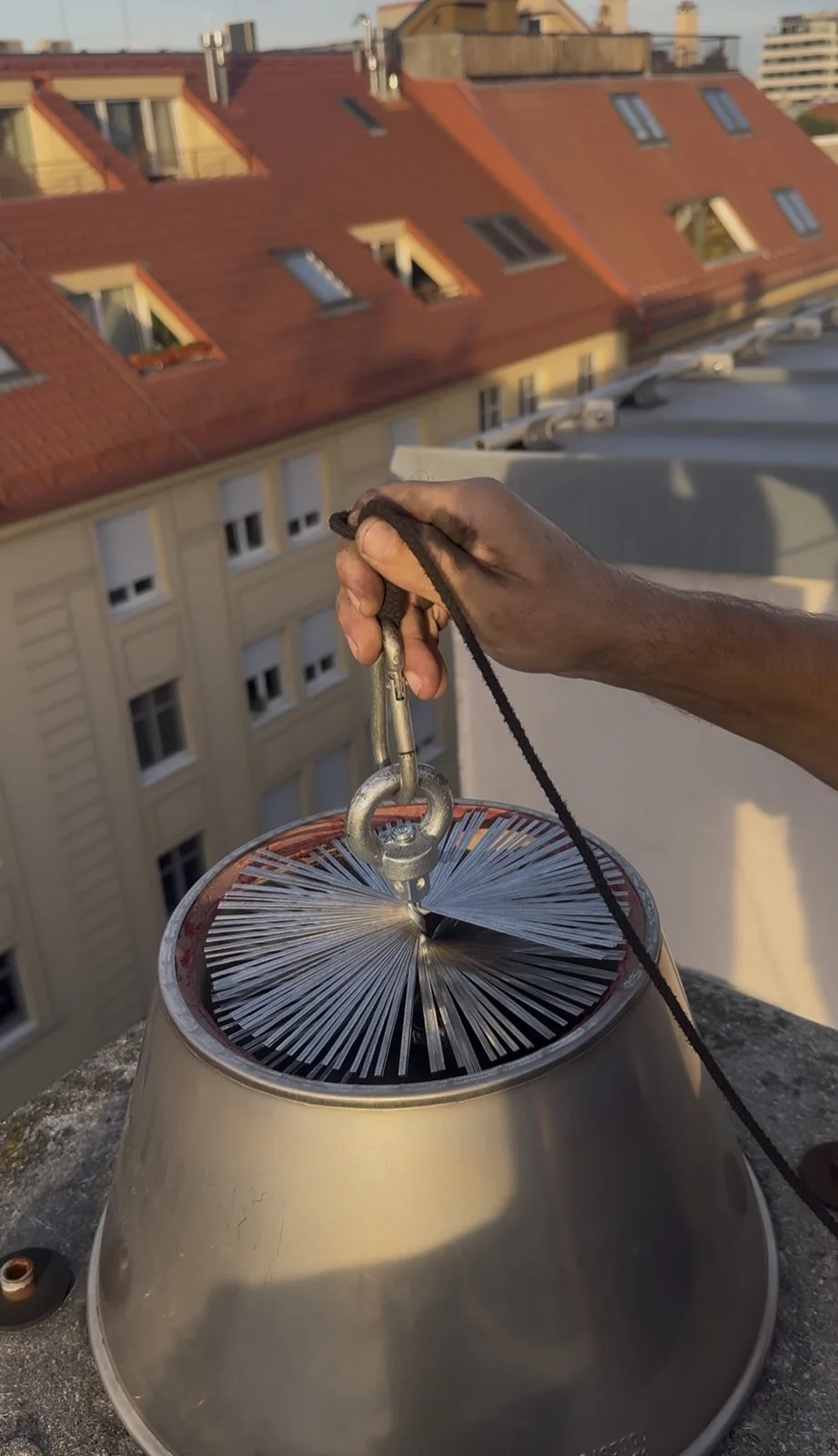 Čistenie komína v meste – kominár pre Petržalku a Bratislavu V